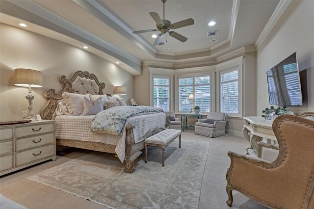 27 Knightsgate Circle, The Woodlands, TX 77382