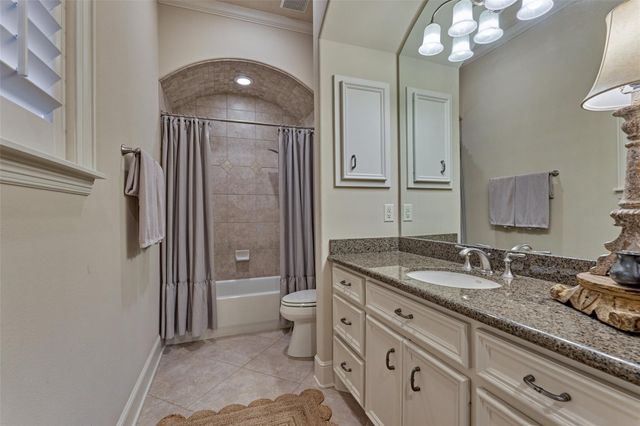 27 Knightsgate Circle, The Woodlands, TX 77382