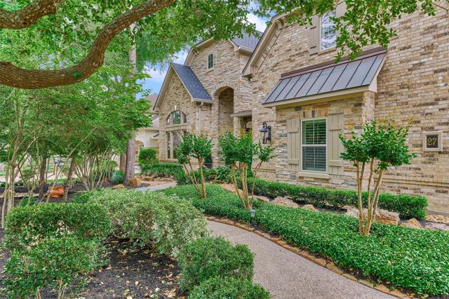 27 Knightsgate Circle, The Woodlands, TX 77382