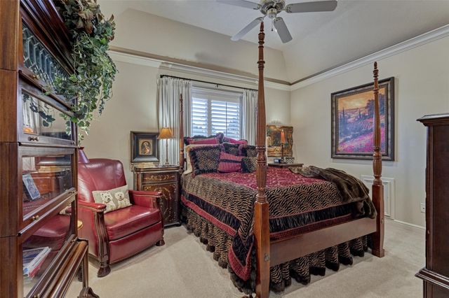 27 Knightsgate Circle, The Woodlands, TX 77382