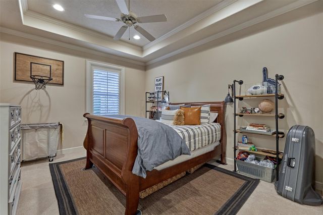 27 Knightsgate Circle, The Woodlands, TX 77382