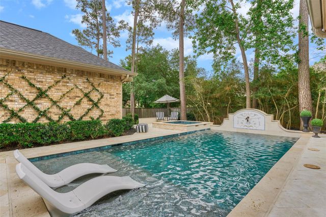 27 Knightsgate Circle, The Woodlands, TX 77382