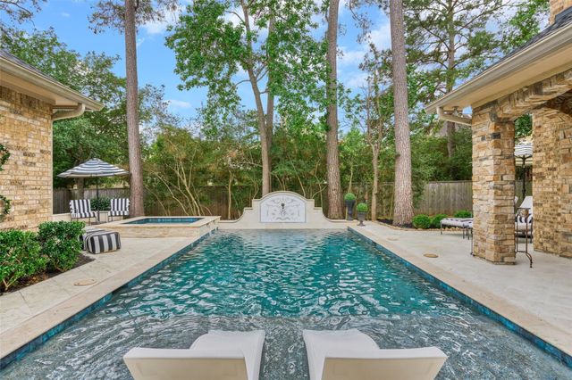 27 Knightsgate Circle, The Woodlands, TX 77382