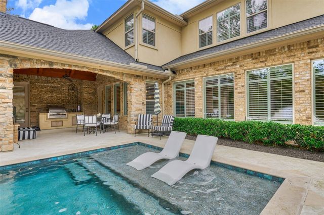 27 Knightsgate Circle, The Woodlands, TX 77382