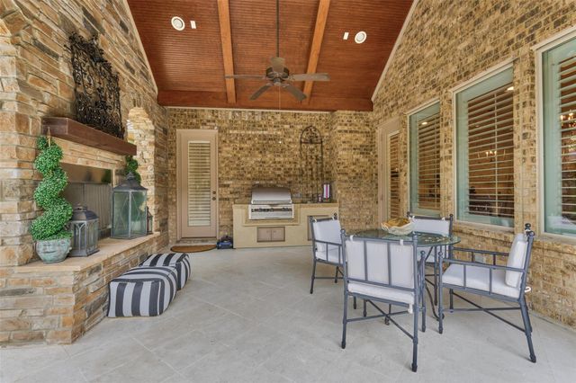 27 Knightsgate Circle, The Woodlands, TX 77382