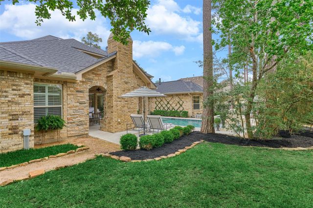 27 Knightsgate Circle, The Woodlands, TX 77382