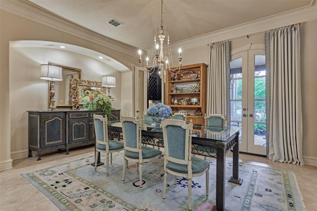 27 Knightsgate Circle, The Woodlands, TX 77382
