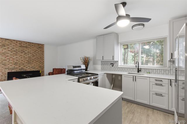 28230 Armanda Drive, Warren, MI 48088