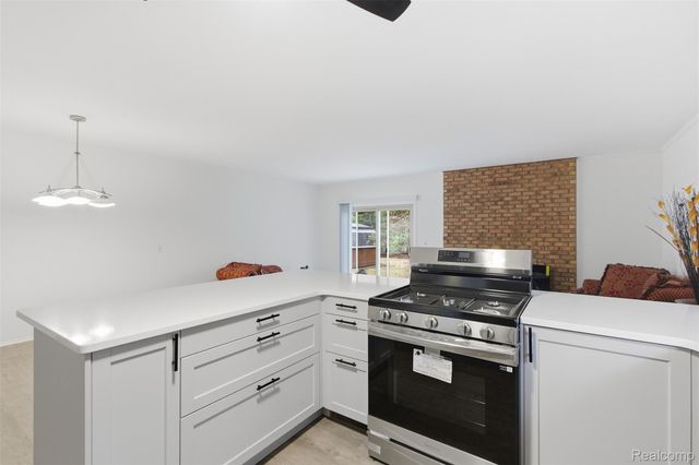 28230 Armanda Drive, Warren, MI 48088