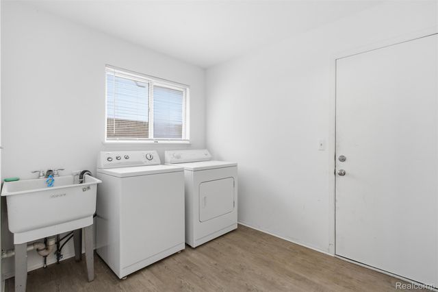 28230 Armanda Drive, Warren, MI 48088