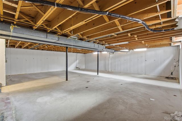 28230 Armanda Drive, Warren, MI 48088