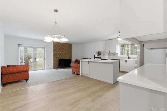 28230 Armanda Drive, Warren, MI 48088