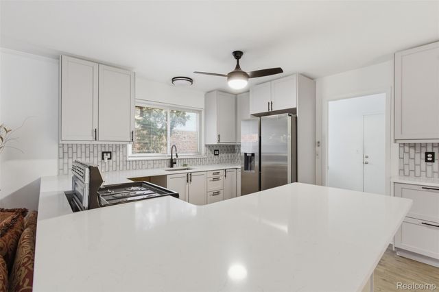 28230 Armanda Drive, Warren, MI 48088