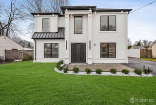 6 E Knollwood Road, Edison, NJ 08817