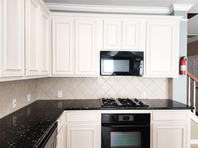 2637 W Dallas Street, Houston, TX 77019
