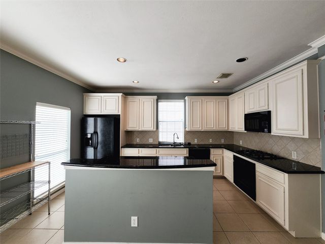 2637 W Dallas Street, Houston, TX 77019