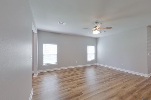 13772 Willowmore Dr, Denham Springs, LA 70726