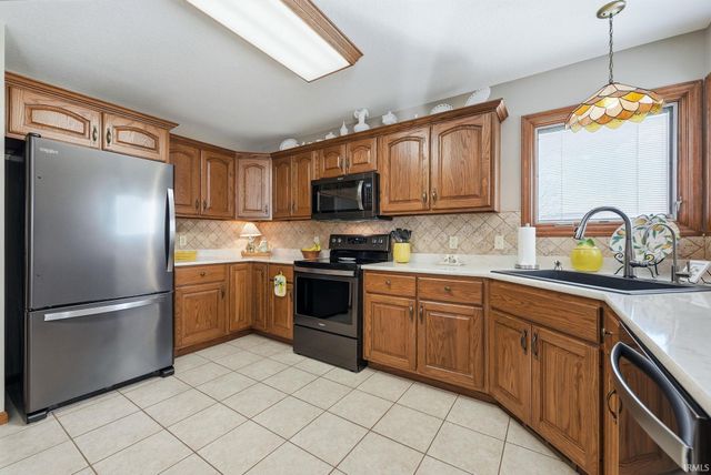 1503 Classic Lake Cove, Huntertown, IN 46748