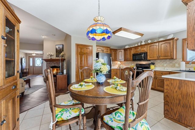 1503 Classic Lake Cove, Huntertown, IN 46748
