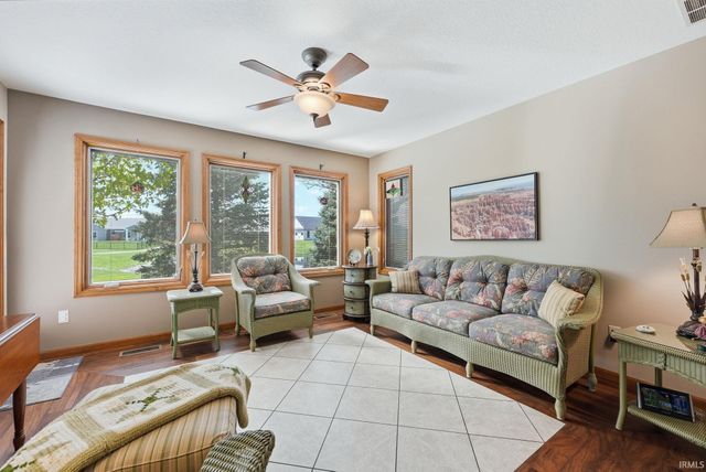 1503 Classic Lake Cove, Huntertown, IN 46748