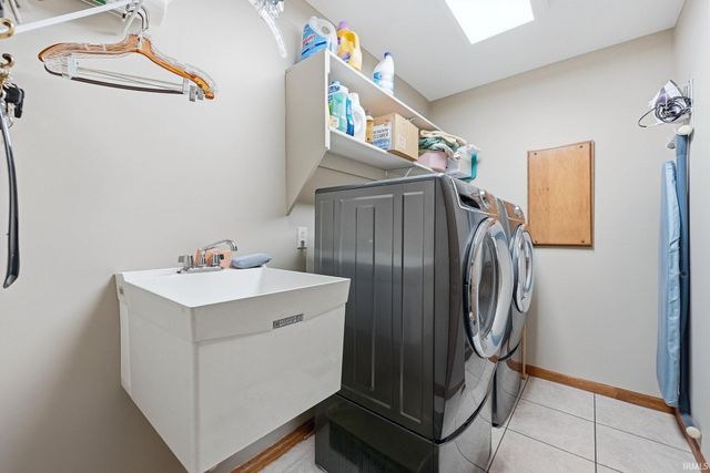 1503 Classic Lake Cove, Huntertown, IN 46748