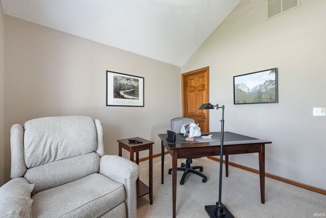 1503 Classic Lake Cove, Huntertown, IN 46748