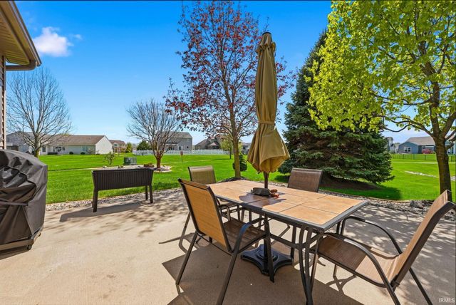 1503 Classic Lake Cove, Huntertown, IN 46748
