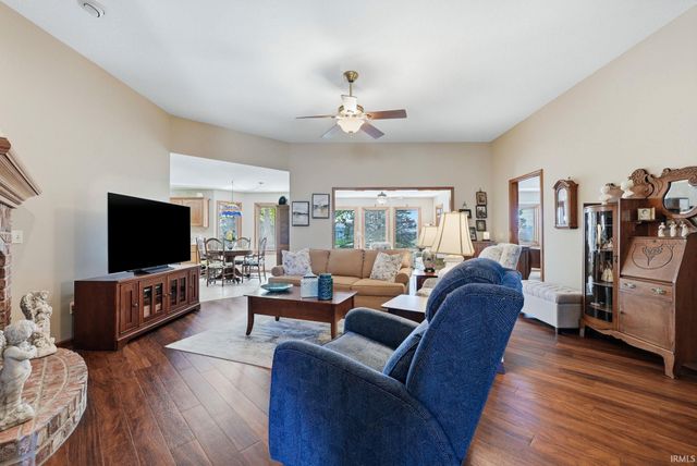 1503 Classic Lake Cove, Huntertown, IN 46748