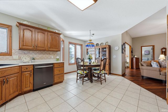 1503 Classic Lake Cove, Huntertown, IN 46748