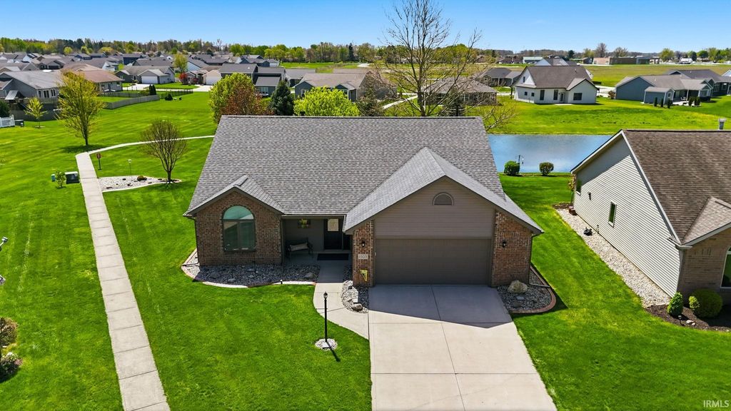 1503 Classic Lake Cove, Huntertown, IN 46748