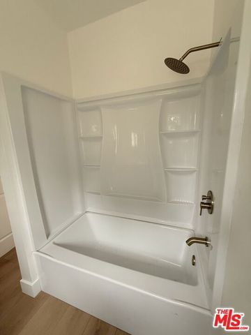 8761 Corbin Avenue, Northridge (los Angeles), CA 91324