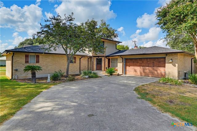 145 Rio Grande Drive, Seguin, TX 78155