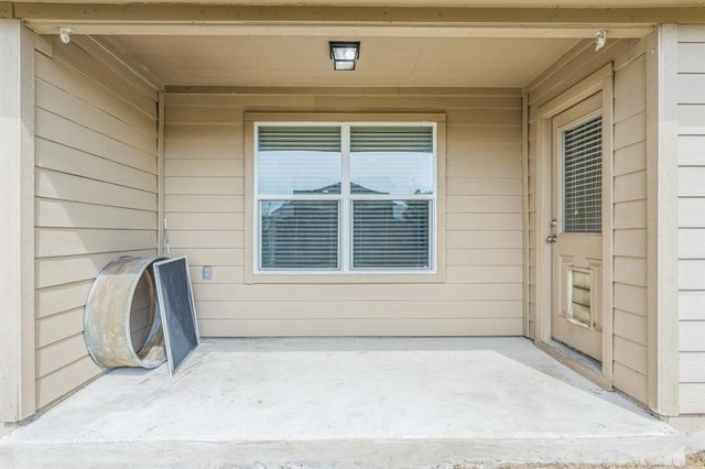 108 Leona River TRL, Hutto, TX 78634