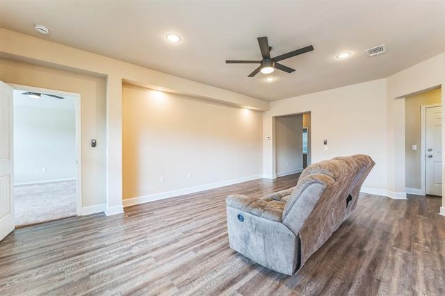 108 Leona River TRL, Hutto, TX 78634