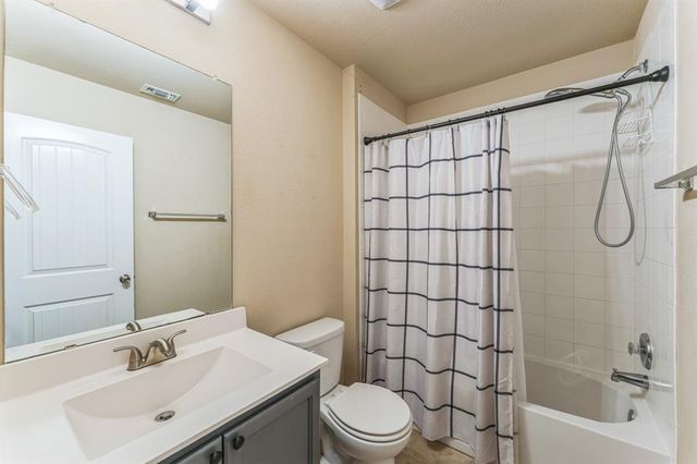 108 Leona River TRL, Hutto, TX 78634