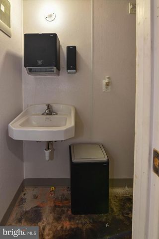 2-4 E PRESTON ST, Baltimore, MD 21202