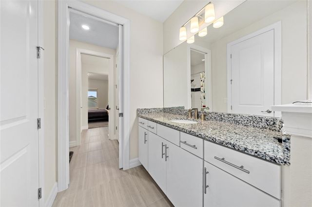 8024 LEAF GROVE CIRCLE CIRCLE, Orlando, FL 32836