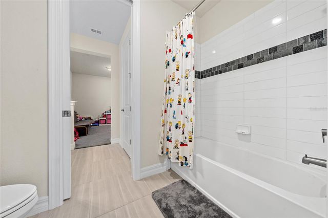 8024 LEAF GROVE CIRCLE CIRCLE, Orlando, FL 32836