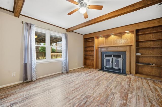 1306 Hillock XING, Virginia Beach, VA 23455