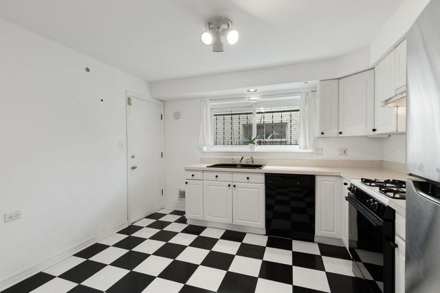 7070 N Ridge Boulevard 1A, Chicago, IL 60645