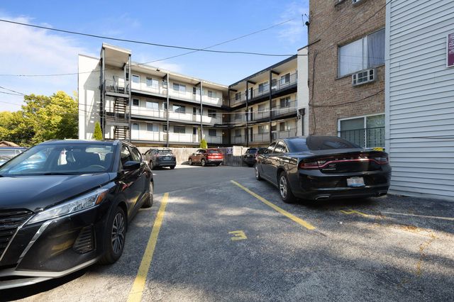 7070 N Ridge Boulevard 1A, Chicago, IL 60645