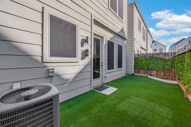 7707 Johanna Park Drive, Houston, TX 77055