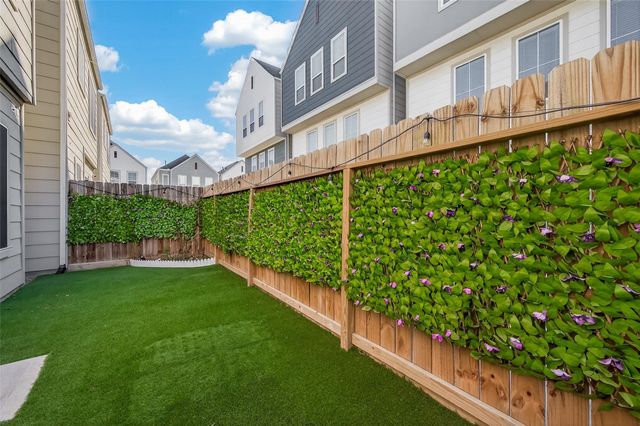 7707 Johanna Park Drive, Houston, TX 77055