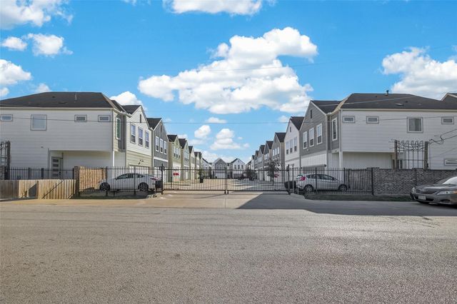 7707 Johanna Park Drive, Houston, TX 77055