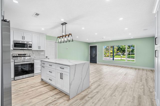 406 Laurel Street, Satellite Beach, FL 32937