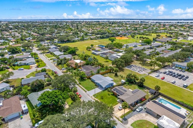406 Laurel Street, Satellite Beach, FL 32937