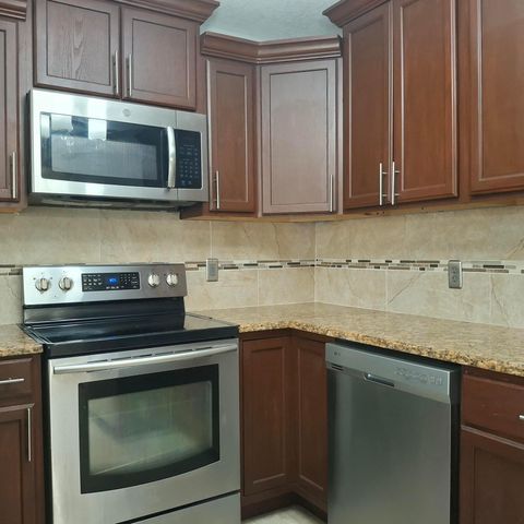115 Lake Pine Circle D-1, Greenacres, FL 33463