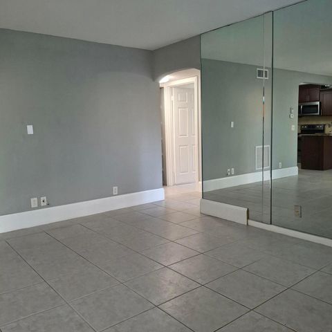 115 Lake Pine Circle D-1, Greenacres, FL 33463