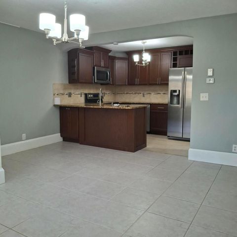 115 Lake Pine Circle D-1, Greenacres, FL 33463