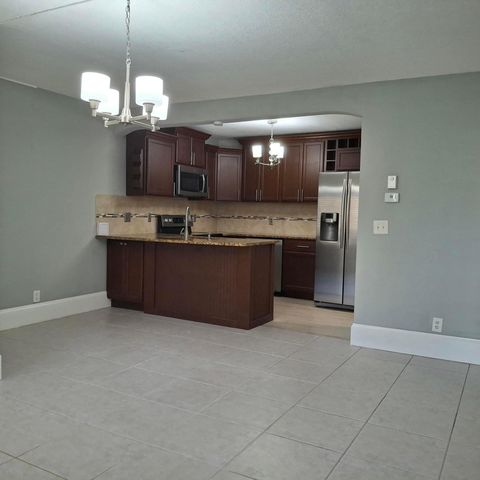 115 Lake Pine Circle D-1, Greenacres, FL 33463